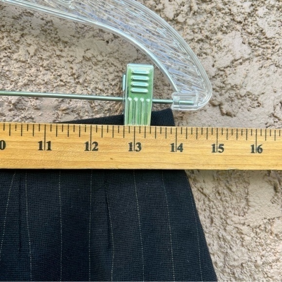 MaxMara Italian Knee Length Skirt Wool Womens 10 Black Modest Quiet Luxury Style - Picture 10 of 11